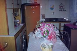 FIGURA 481 -	DETALHES DE COZINHAS DE FAM&Iacute;LIAS DE CLASSE SOCIAL &ldquo;A&rdquo; E &ldquo;C&rdquo; (BRASIL, 1999)