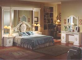 FIGURA 303 -	DORMIT&Oacute;RIOS DE CASAL DA LINHA &ldquo;MOBILIARIO CL&Aacute;SSICO&rdquo;, DA PUCHADES MOBILIARIO (ESPANHA, 2004)