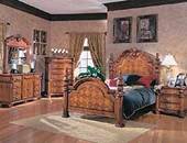 FIGURA 313 -	DORMIT&Oacute;RIOS E DETALHE DA CABECEIRA DA CAMA, DA BROYHILL FURNITURE INDUSTRIES INC. (EUA, 2004)