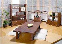 MÓVEIS DE SALAS DE JANTAR DA ISAMIYA CO., LTD. E DETALHES DE MESA E ESTANTES (JAPÃO, 2004)