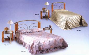 FIGURA 359 -	CAMAS (CASAL E SOLTEIRO) E CRIADOS-MUDOS DA CARRARO (BRASIL, 2003)